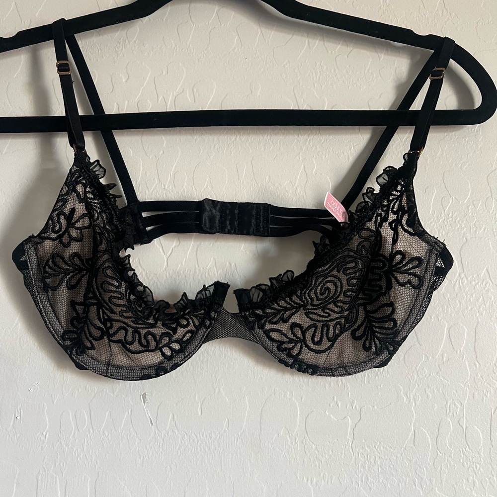 Victoria's Secret Black Lace Underwire Bra